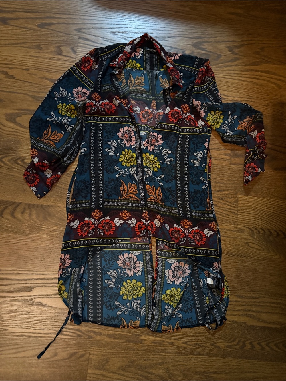 Vintage bebe Navy Floral Button-Front Tunic